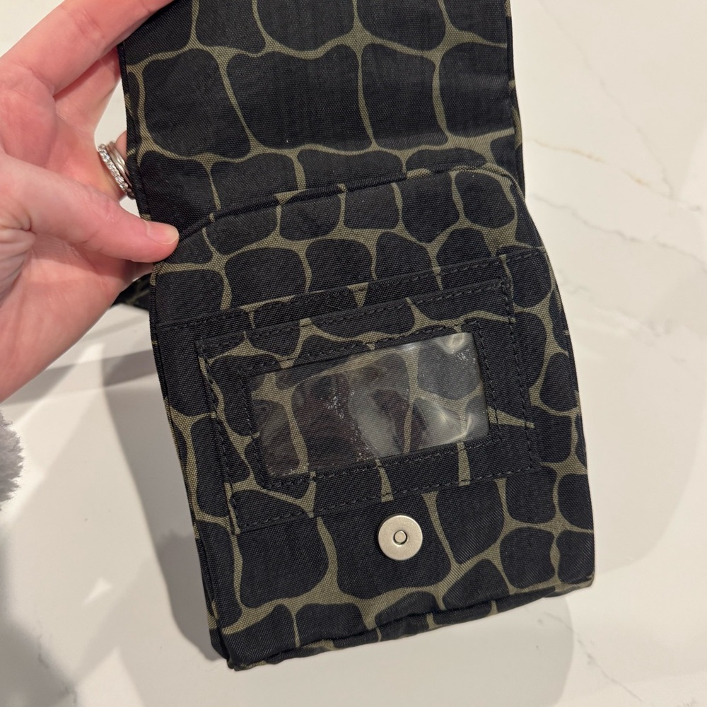 Baggallini Giraffe print Crossbody Bag - Picture 5 of 5